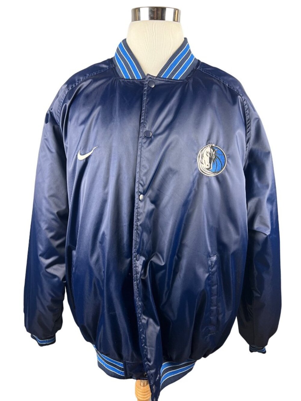 Vintage Dallas Mavericks Nike Team Satin Jacket - Rare Size 4XL
